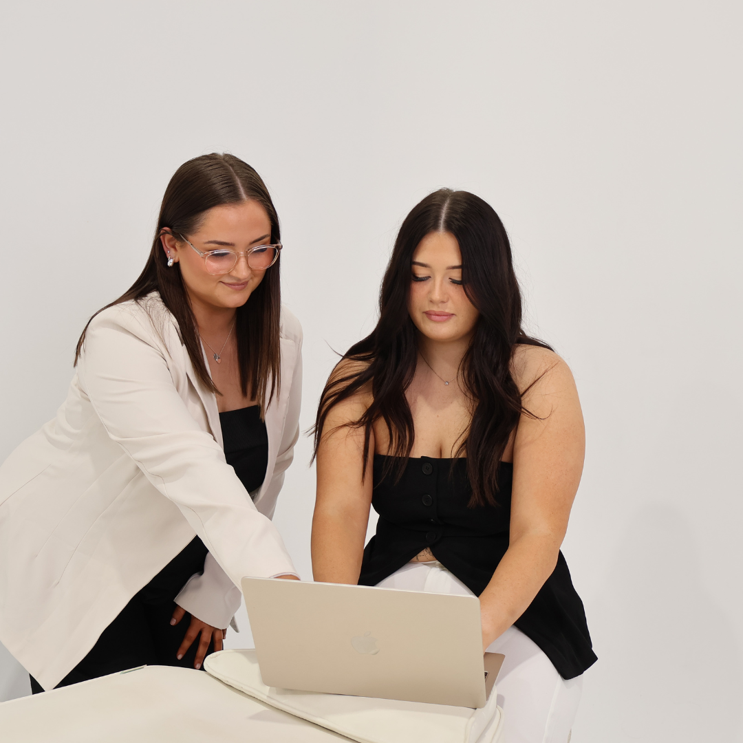 2 DAY IN PERSON CLASSIC, HYBIRD & PREMADE VOLUME LASH EXTENSION COURSE